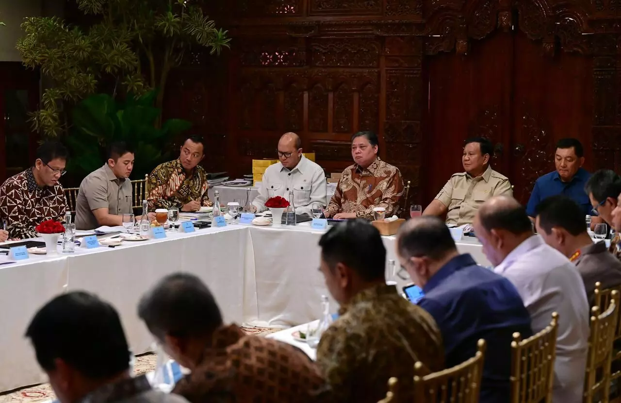 Prabowo panggil sejumlah menteri, bahas MBG hingga perintah cek Ponpes
