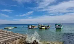 BMKG: Waspadai gelombang 2,5 meter di laut NTT hingga 8 Oktober 2025