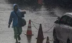 Sedia payung, Jakarta diprakirakan hujan pada siang hingga malam Sedia payung, Jakarta diprakirakan hujan pada siang hingga malam