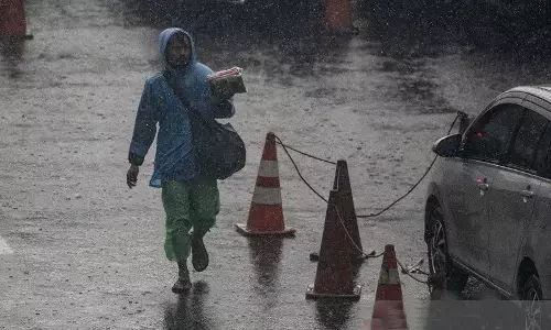 Minggu, sebagian Jakarta diperkirakan hujan ringan siang hari Minggu, sebagian Jakarta diperkirakan hujan ringan siang hari