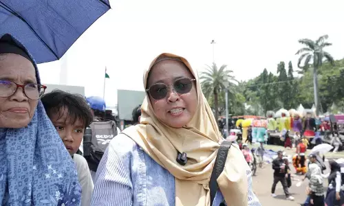 Ratusan ribu masyarakat sipil padati Silang Monas, ungkap dukungan dan bangga untuk TNI Ratusan ribu masyarakat sipil padati Silang Monas, ungkap dukungan dan bangga untuk TNI