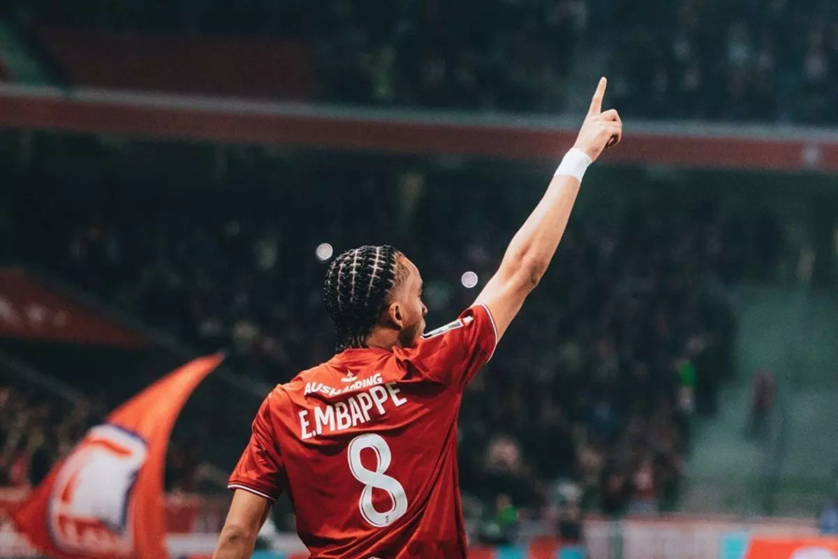 PSG ditahan imbang Lille 1-1 akibat gol larut Ethan Mbappe