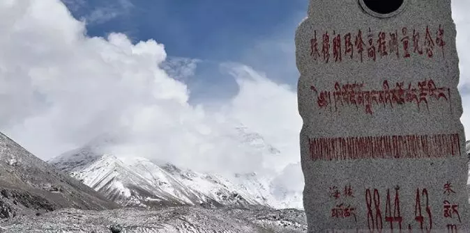 Badai hantam Himalaya, satu pendaki tewas, ratusan dievakuasi