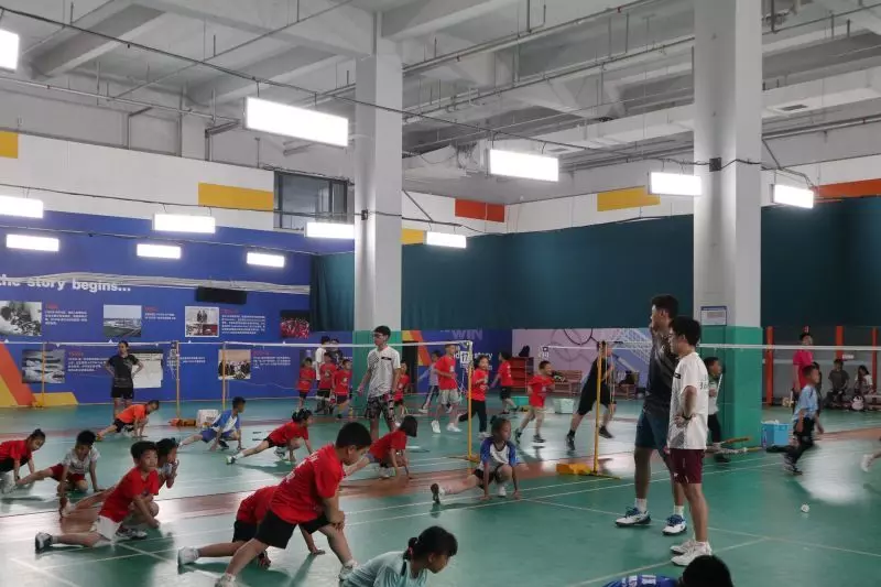 Melatih badminton sampai ke negeri China