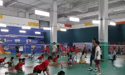 Melatih badminton sampai ke negeri China