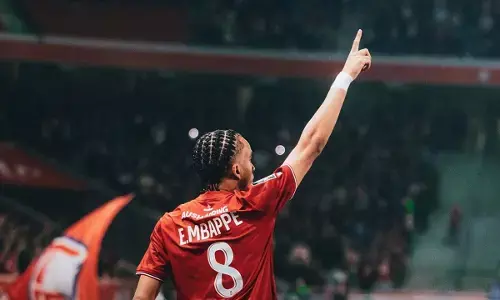 PSG ditahan imbang Lille 1-1 akibat gol larut Ethan Mbappe