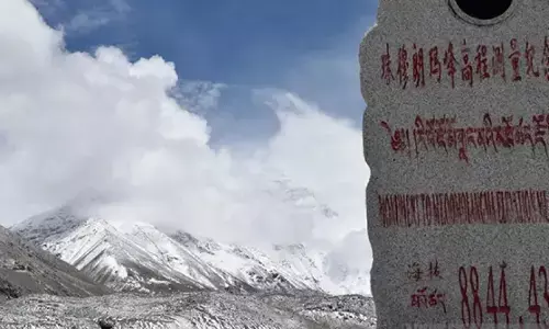 Badai hantam Himalaya, satu pendaki tewas, ratusan dievakuasi Badai hantam Himalaya, satu pendaki tewas, ratusan dievakuasi
