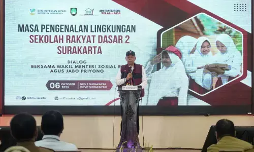 Wamensos buka MPLS di Sekolah Rakyat Dasar 2 Surakarta: Pengentasan kemiskinan sejak dini Wamensos buka MPLS di Sekolah Rakyat Dasar 2 Surakarta: Pengentasan kemiskinan sejak dini