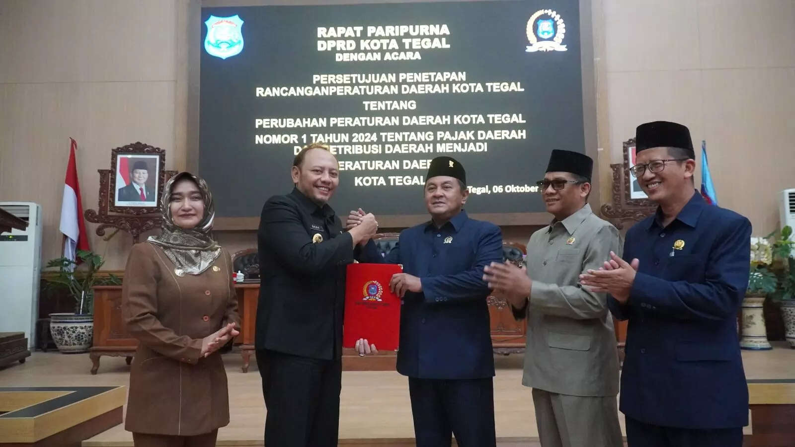 Seluruh fraksi DPRD Kota Tegal setujui Raperda Pajak dan Retribusi Daerah