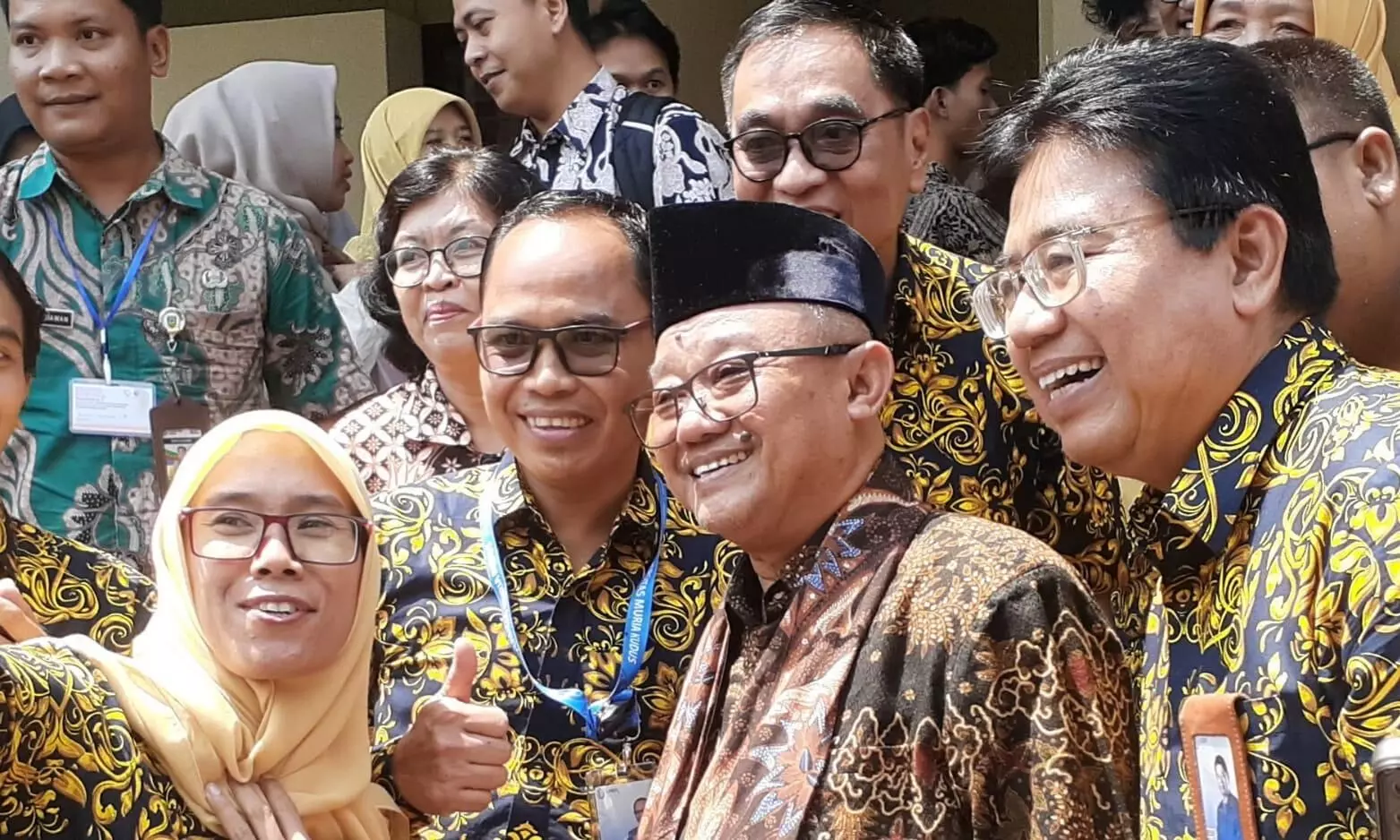 Tanggapi kasus keracunan MBG, Mendikdasmen: Pemerintah sedang kaji `school kitchen`