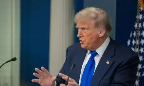 Trump diskusikan penutupan pemerintah bersama Johnson dan Thune