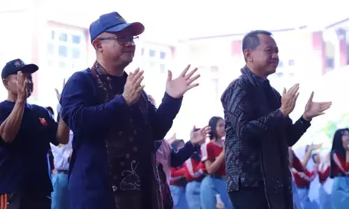 Tekankan pendidikan karakter, Mendikdasmen ajak siswa di Kudus lakukan Gerakan Pagi Ceria Tekankan pendidikan karakter, Mendikdasmen ajak siswa di Kudus lakukan Gerakan Pagi Ceria