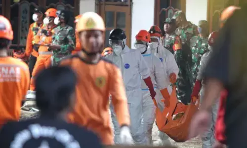 Memperjuangkan harapan pada robohnya mushalla Ponpes Al Khoziny Memperjuangkan harapan pada robohnya mushalla Ponpes Al Khoziny