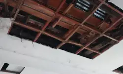 Miris! Siswa SMP 62 Bekasi belajar di gedung bekas kantor kelurahan yang rawan roboh