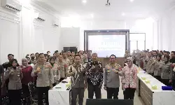 Anggota Polres Tegal dibekali etika pelayanan publik yang ramah dan santun