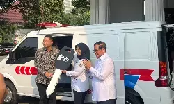 Terima ambulans listrik pertama, Gubernur Pramono: Langkah nyata menuju kota hijau