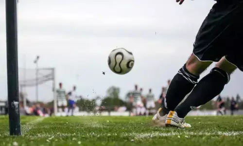 Mantan bek timnas Herman Pulalo meninggal dunia Mantan bek timnas Herman Pulalo meninggal dunia
