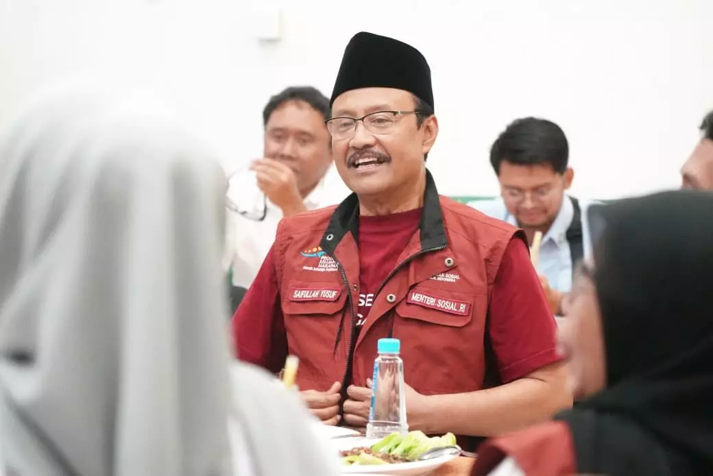 Temui pendamping PKH Balikpapan, Gus Ipul ingatkan turunkan kemiskinan terukur Temui pendamping PKH Balikpapan, Gus Ipul ingatkan turunkan kemiskinan terukur