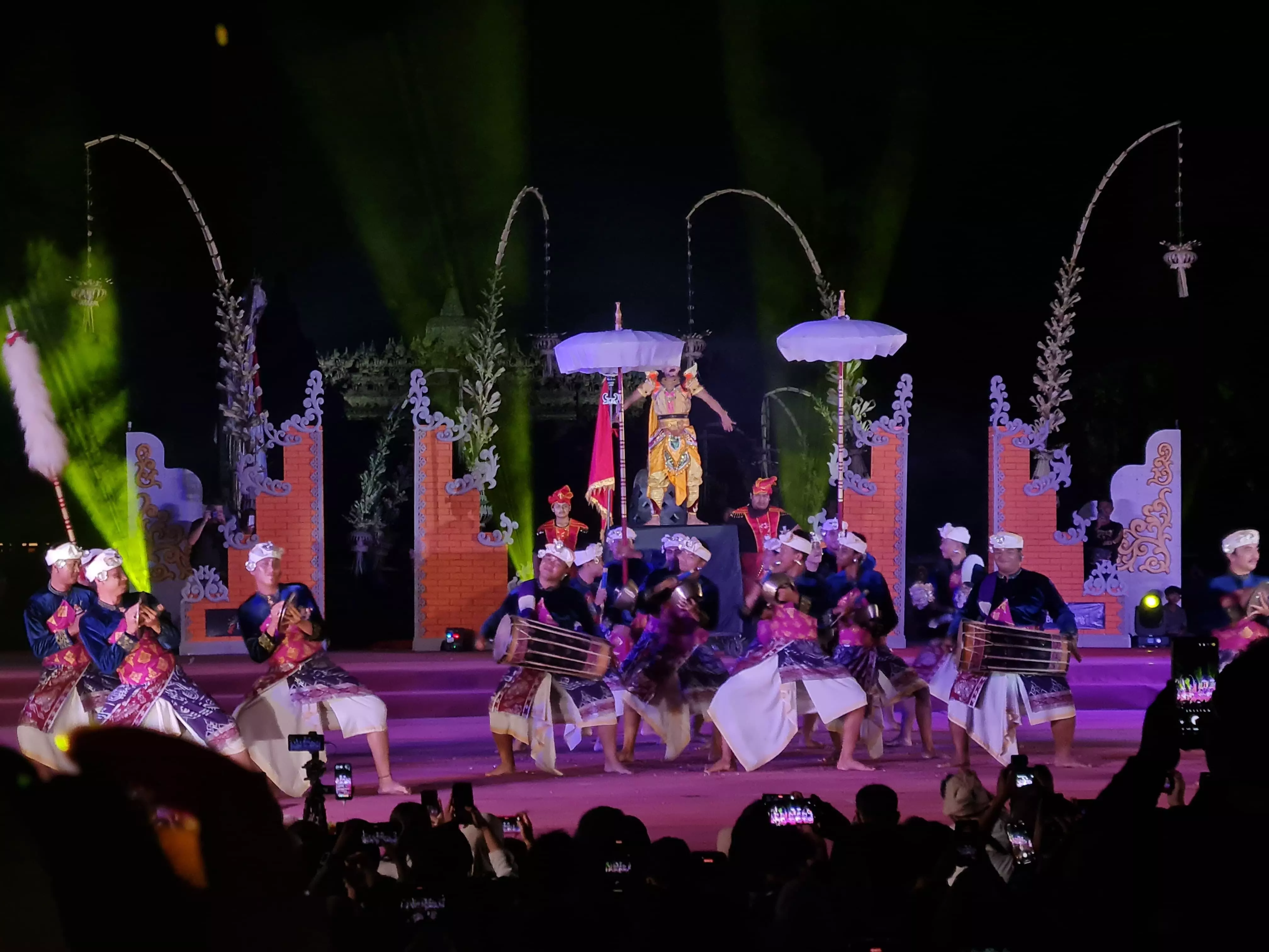 Borobudur Moon, kolaborasi budaya Gianyar Bali dan Kabupaten Magelang Borobudur Moon, kolaborasi budaya Gianyar Bali dan Kabupaten Magelang