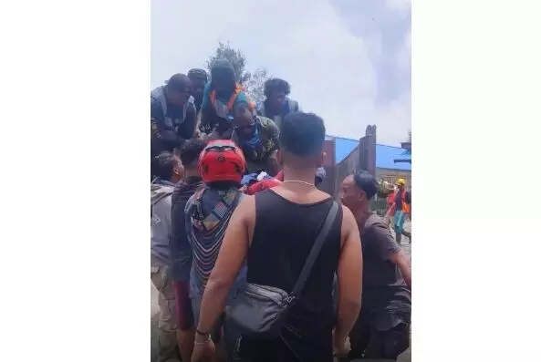 KKB di Intan Jaya tembak seorang pekerja jalan hingga meninggal dunia KKB di Intan Jaya tembak seorang pekerja jalan hingga meninggal dunia