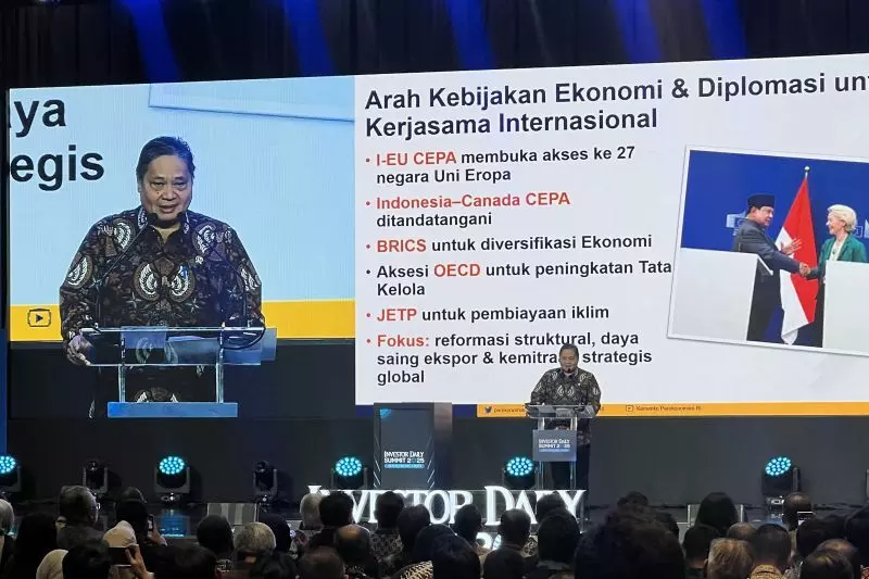 Menko Airlangga sebut pengguna QRIS lampaui kartu kredit Menko Airlangga sebut pengguna QRIS lampaui kartu kredit