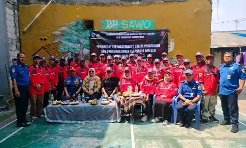 Warga RW 02 Cakung Timur antusias ikuti pelatihan penanggulangan kebakaran Warga RW 02 Cakung Timur antusias ikuti pelatihan penanggulangan kebakaran
