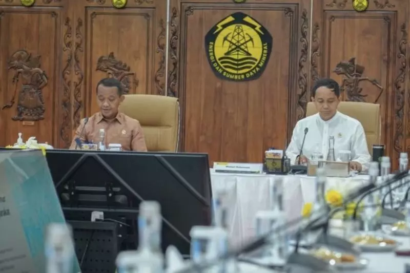 Kemenhut dukung legalitas dan penataan sumur minyak rakyat Kemenhut dukung legalitas dan penataan sumur minyak rakyat