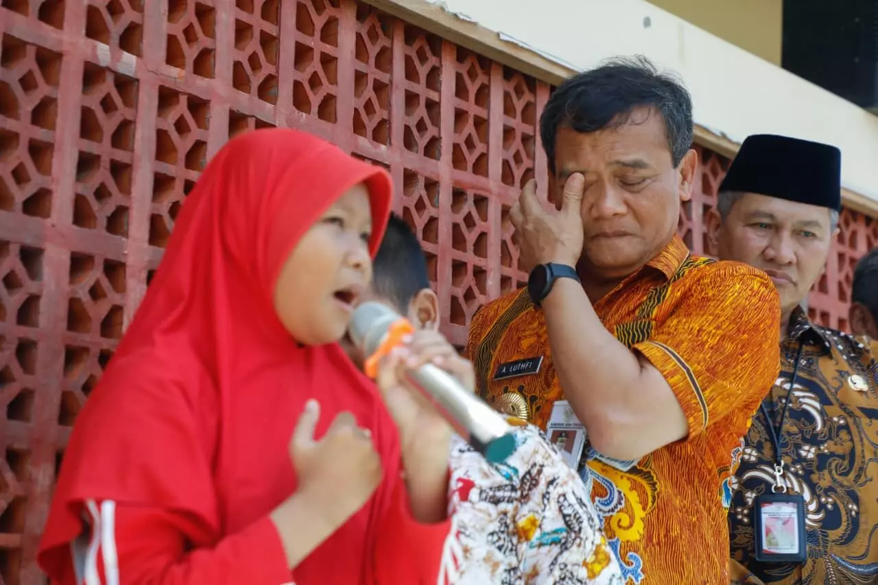 Puisi Najwa membuat Ahmad Luthfi meneteskan air mata Puisi Najwa membuat Ahmad Luthfi meneteskan air mata