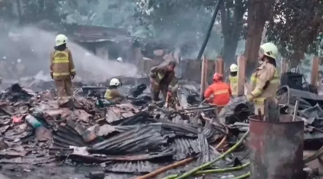 Puluhan kontrakan di Pangadegan terbakar, 500 jiwa kehilangan tempat tinggal Puluhan kontrakan di Pangadegan terbakar, 500 jiwa kehilangan tempat tinggal