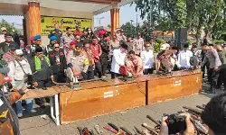 Polres Metro Bekasi Kota musnahkan 500 senjata tajam dari hasil kejahatan Polres Metro Bekasi Kota musnahkan 500 senjata tajam dari hasil kejahatan