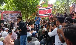 Gubernur Muzakir Manaf hadiri doa bersama di makam tokoh GAM Gubernur Muzakir Manaf hadiri doa bersama di makam tokoh GAM