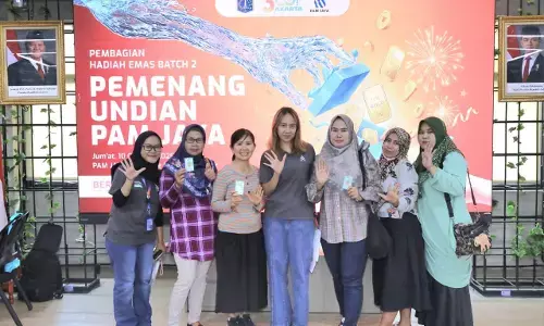 PAM JAYA bagikan total 500 keping emas bagi para pelanggan sambungan baru PAM JAYA bagikan total 500 keping emas bagi para pelanggan sambungan baru
