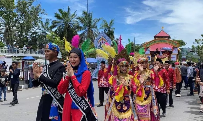 38 provinsi se-Indonesia ramaikan pawai taaruf STQH 2025 di Kendari 38 provinsi se-Indonesia ramaikan pawai taaruf STQH 2025 di Kendari