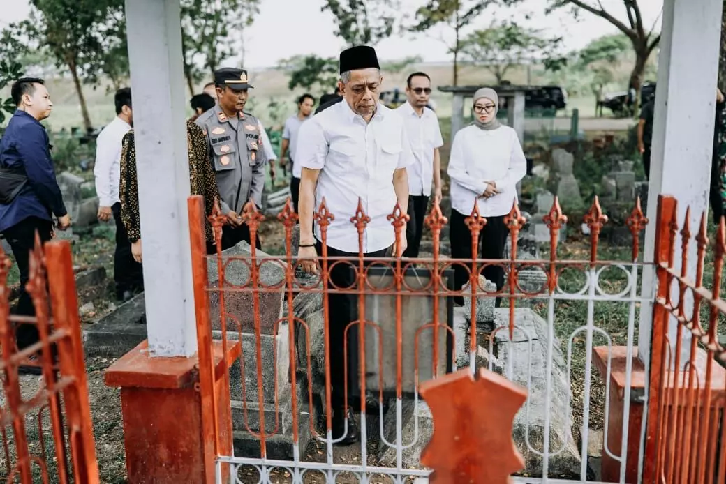 Wamensos Agus Jabo ziarah ke makam Marsinah, dukung usulan jadi Pahlawan Nasional