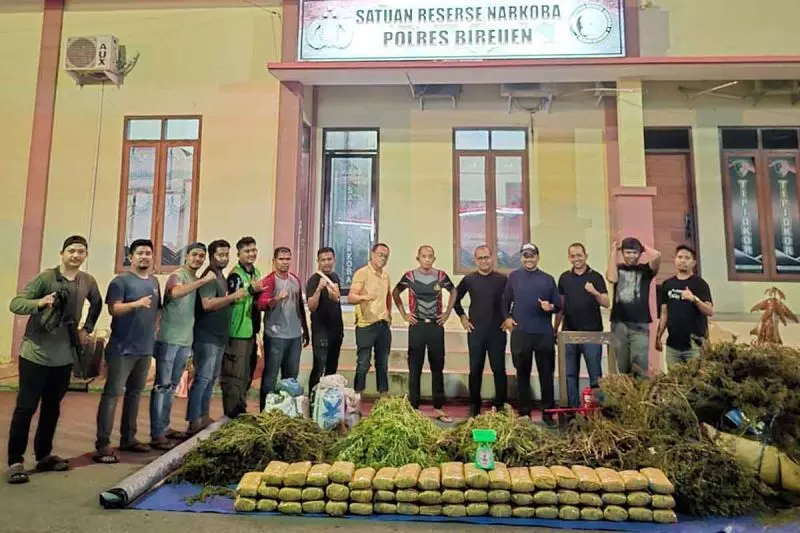 Polres Bireuen gagalkan peredaran 154 kg ganja Polres Bireuen gagalkan peredaran 154 kg ganja