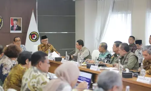 Menko PMK minta keamanan bangunan pesantren dievaluasi Menko PMK minta keamanan bangunan pesantren dievaluasi