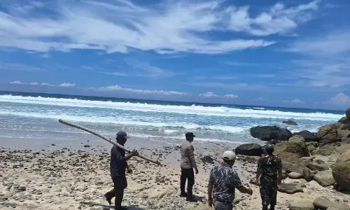 SAR kerahkan personel cari dua wisatawan hilang di Pantai Modangan SAR kerahkan personel cari dua wisatawan hilang di Pantai Modangan