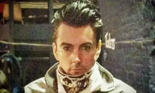 Mantan vokalis Lostprophets Ian Watkins meninggal dunia di penjara