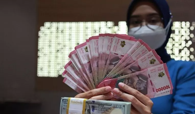 Rupiah melemah karena kekhawatiran eskalasi perang dagang AS-China
