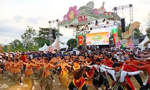 FKY 2025 digelar Gunungkidul, sapi dan kambing ikut pawai pembukaan FKY 2025 digelar Gunungkidul, sapi dan kambing ikut pawai pembukaan