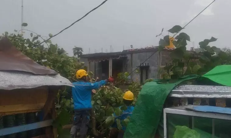 Tiga desa di Kabupaten Dompu diterjang angin kencang Tiga desa di Kabupaten Dompu diterjang angin kencang