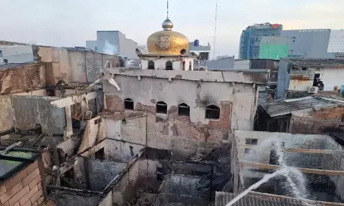 Puluhan rumah petak di Penjaringan terbakar