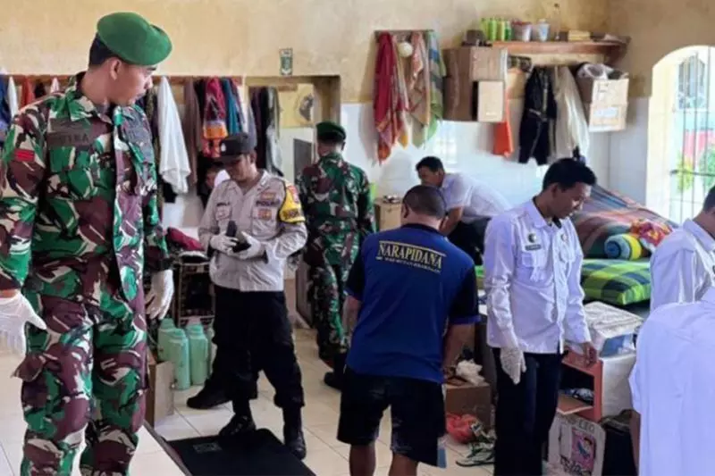 Petugas temukan benda terlarang saat razia Rutan Probolinggo Petugas temukan benda terlarang saat razia Rutan Probolinggo