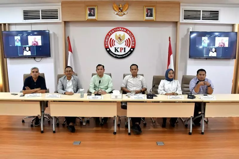KPI beri sanksi program siaran Trans7 imbas tayangan soal pesantren KPI beri sanksi program siaran Trans7 imbas tayangan soal pesantren