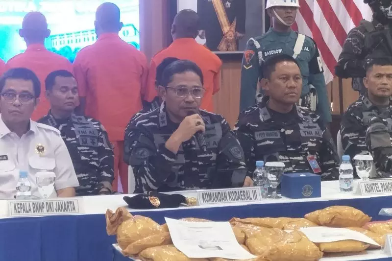 TNI AL gagalkan penyelundupan 10 kilogram sabu di Tanjung Priok TNI AL gagalkan penyelundupan 10 kilogram sabu di Tanjung Priok