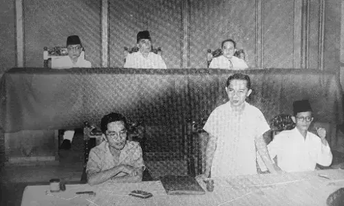 16 Oktober 1945: Tonggak lahirnya Hari Parlemen Indonesia 16 Oktober 1945: Tonggak lahirnya Hari Parlemen Indonesia