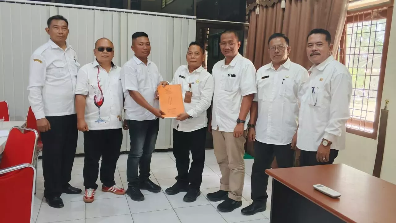 Peduli pendidikan, seorang pria hibahkan tanah ke Pemkab Langkat untuk bangun sekolah Peduli pendidikan, seorang pria hibahkan tanah ke Pemkab Langkat untuk bangun sekolah