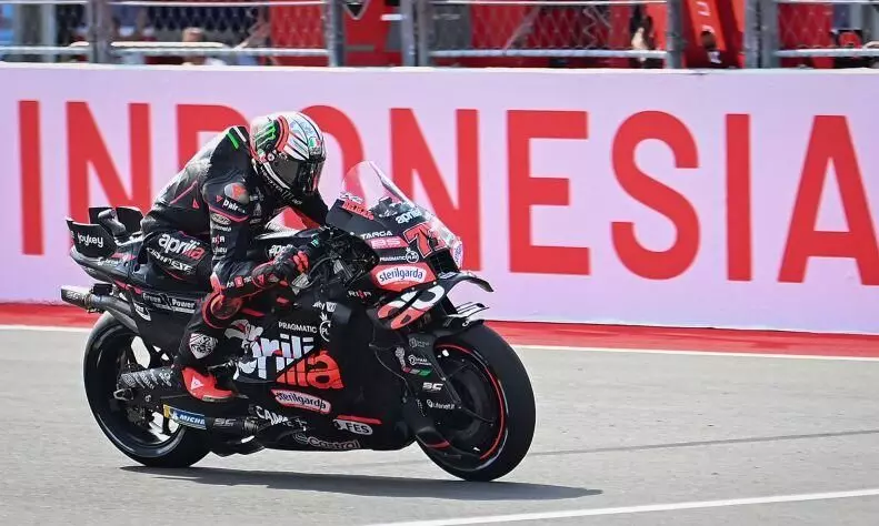 Setelah tabrak Marc Marquez, Bezzecchi dihukum double long lap penalty Setelah tabrak Marc Marquez, Bezzecchi dihukum double long lap penalty