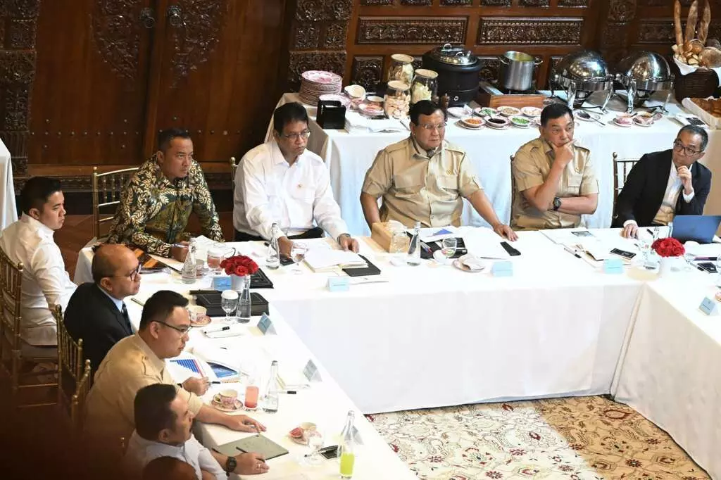 Pertanian, ekonomi, dan pendidikan jadi fokus rapat terbatas Prabowo di Kertanegara Pertanian, ekonomi, dan pendidikan jadi fokus rapat terbatas Prabowo di Kertanegara