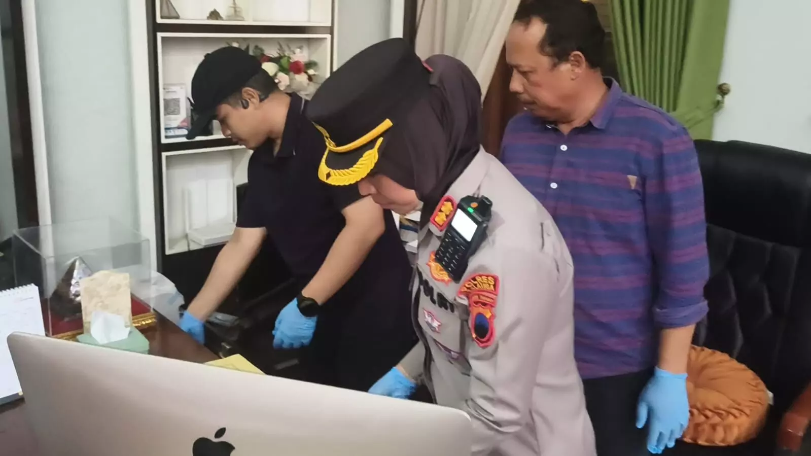 Polres Salatiga dalami dugaan penemuan klip plastik narkoba di rumah pimpinan Koperasi BLN Polres Salatiga dalami dugaan penemuan klip plastik narkoba di rumah pimpinan Koperasi BLN